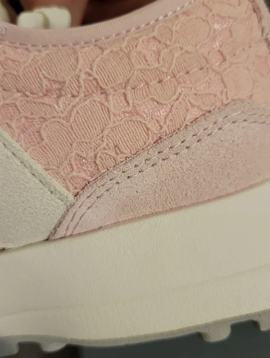 New Balance 327 Women's Pink Lace Accent with 'N' Logo ,size 7.very rare ! - Picture 11 of 15